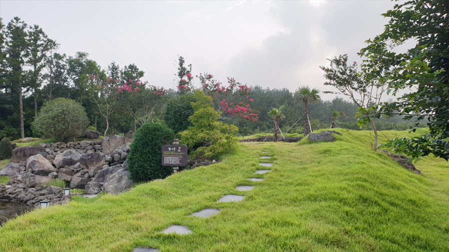 The Garden of Prayer8